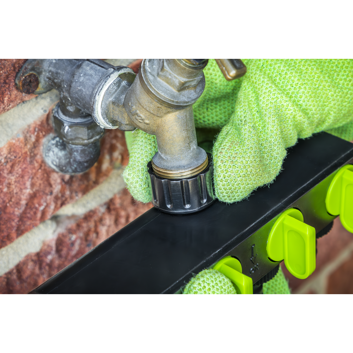 4-Way Garden Water Distributor JS349