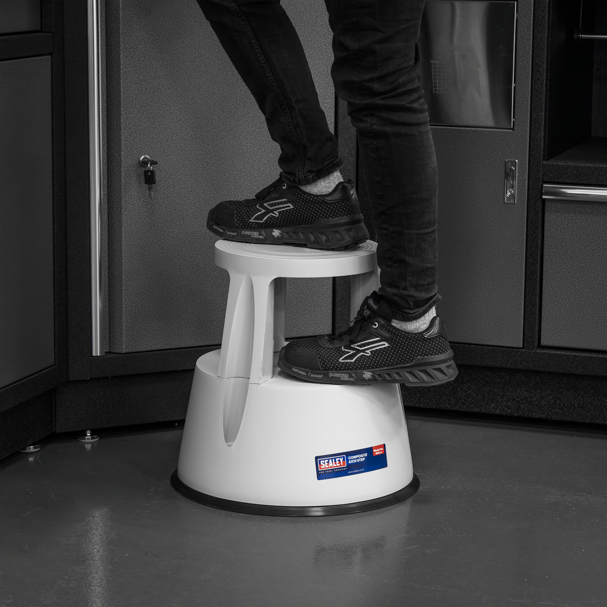 Composite Kick-Step - EN 14183 KS2