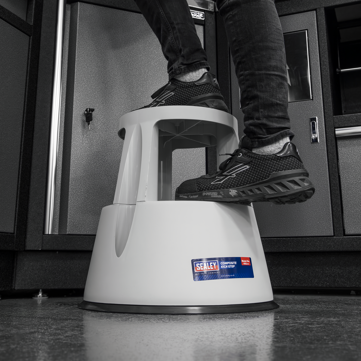 Composite Kick-Step - EN 14183 KS2