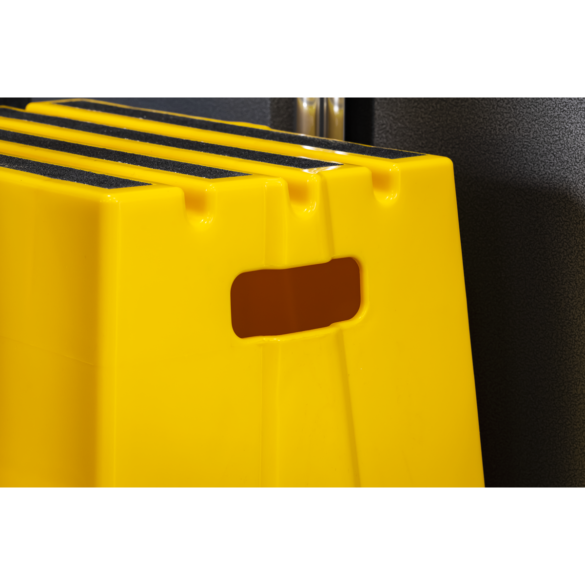 Heavy-Duty 2-Step Safety Steps with Anti-Slip Treads 150kg Capacity, Yellow - EN 14183 KS6