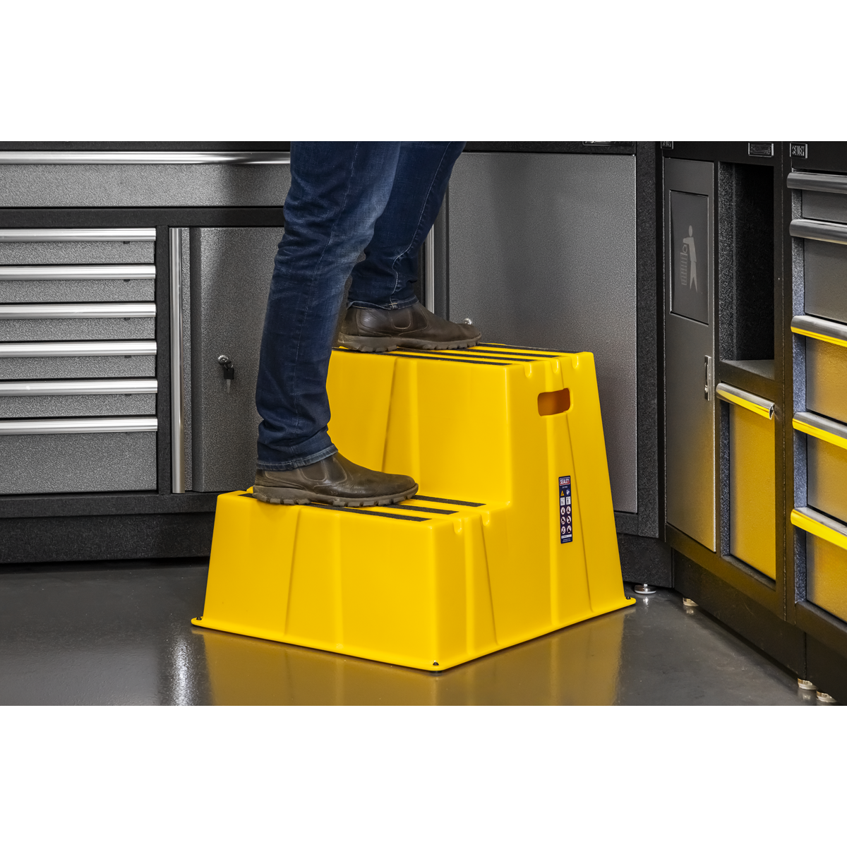 Heavy-Duty 2-Step Safety Steps with Anti-Slip Treads 150kg Capacity, Yellow - EN 14183 KS6