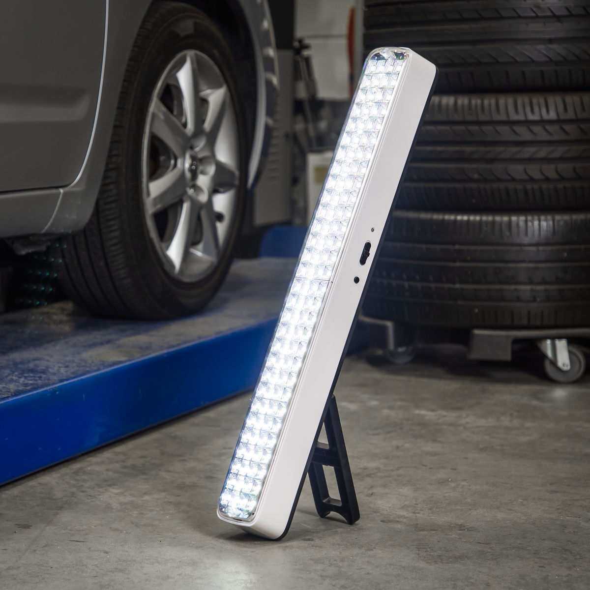 Rechargeable Emergency Floodlight 5W SMD LED LED1200E
