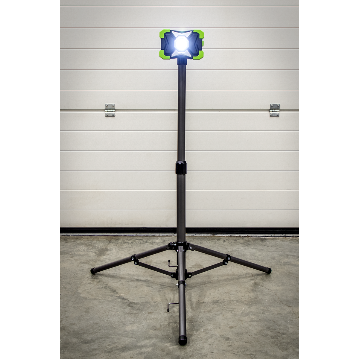 Portable Floodlight & Telescopic Tripod 15W COB LED LED1500PBKIT