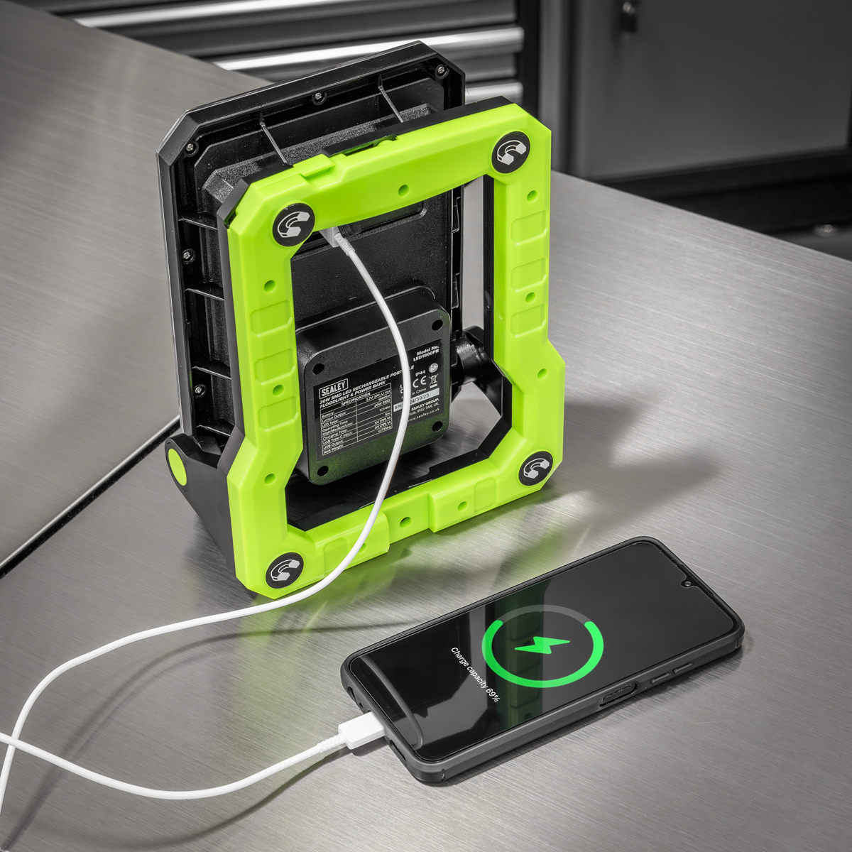 Rechargeable Portable Floodlight & Power Bank 20W SMD LED LED1800PB