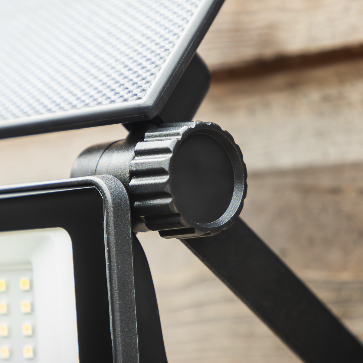 Extra-Slim Solar Floodlight with Wall Bracket 20W SMD LED LED20S