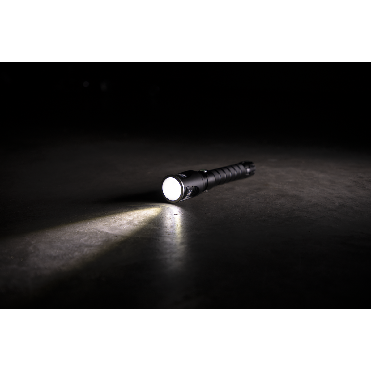 Rechargeable Aluminium Torch with Adjustable Focus 20W SMD LED LED4493