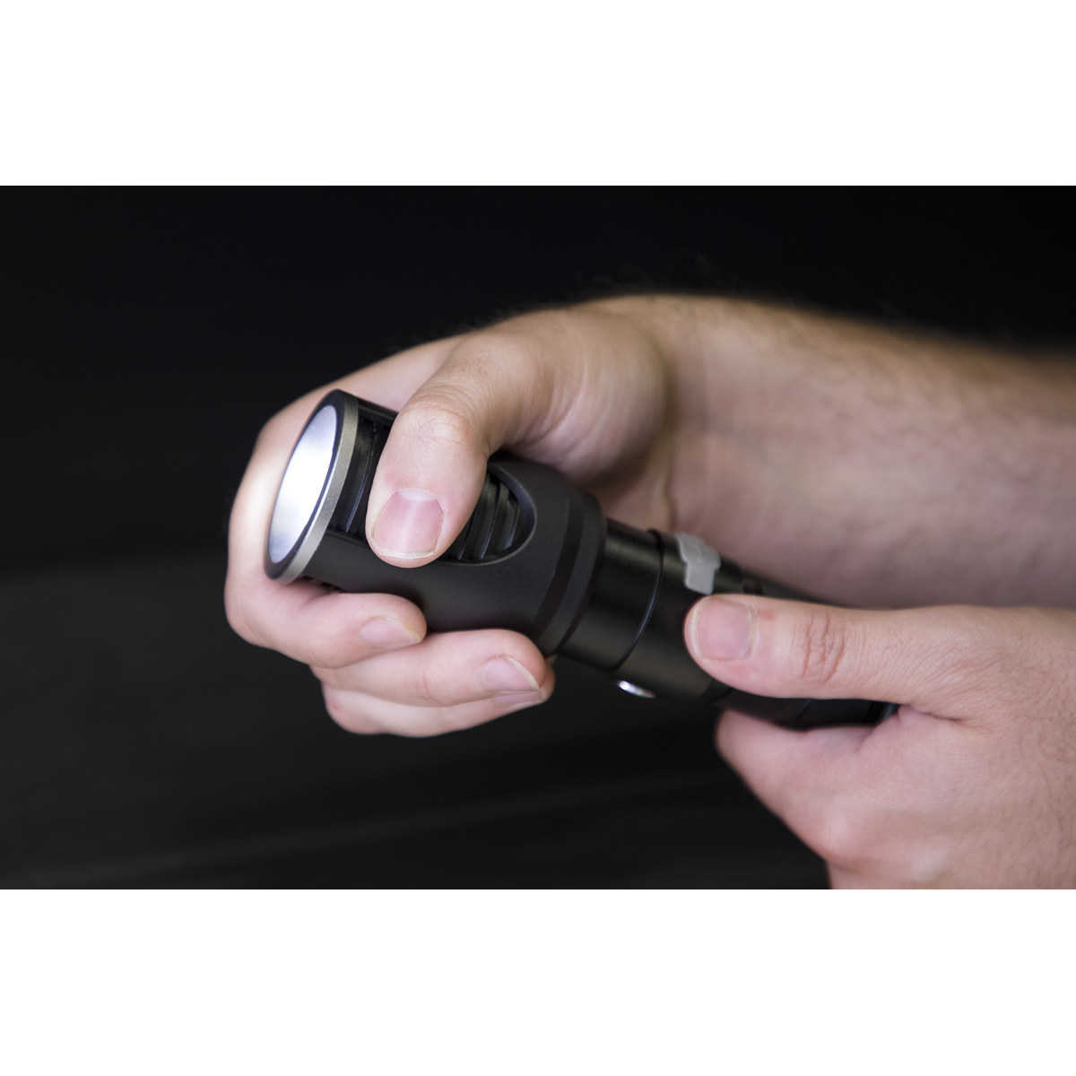 Rechargeable Aluminium Torch with Adjustable Focus 20W SMD LED LED4493