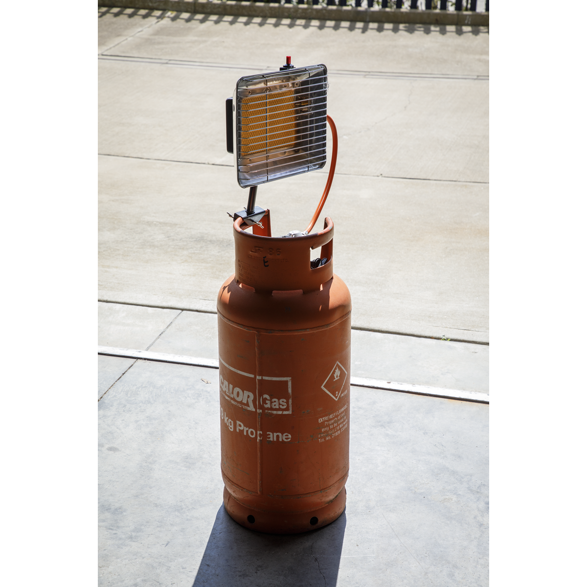 Bottle Mounting Propane Heater 14,330Btu/hr LP13