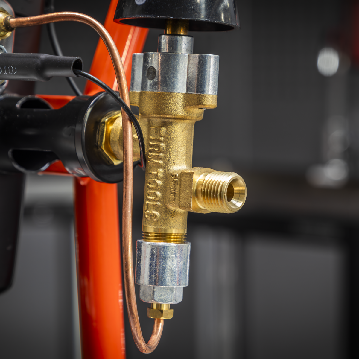 Propane Heater with Stand 14,330Btu/hr LP14