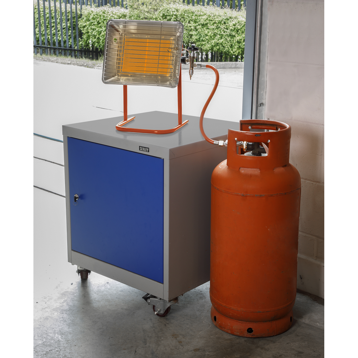 Propane Heater with Stand 14,330Btu/hr LP14