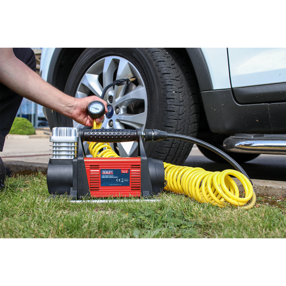 Heavy-Duty Tyre Inflator/Mini Air Compressor 12V MAC06
