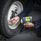 Tyre Inflator with Worklight 12V MAC11