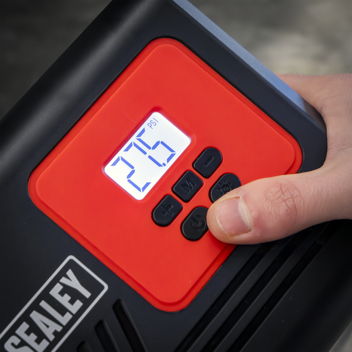 Tyre Inflator with Worklight 12V MAC12D