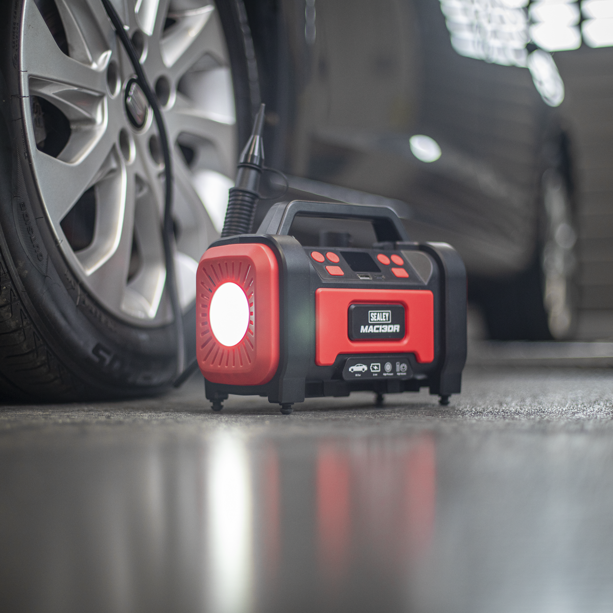 Rechargeable Tyre Inflator & High Volume Air Pump 12V MAC13DR