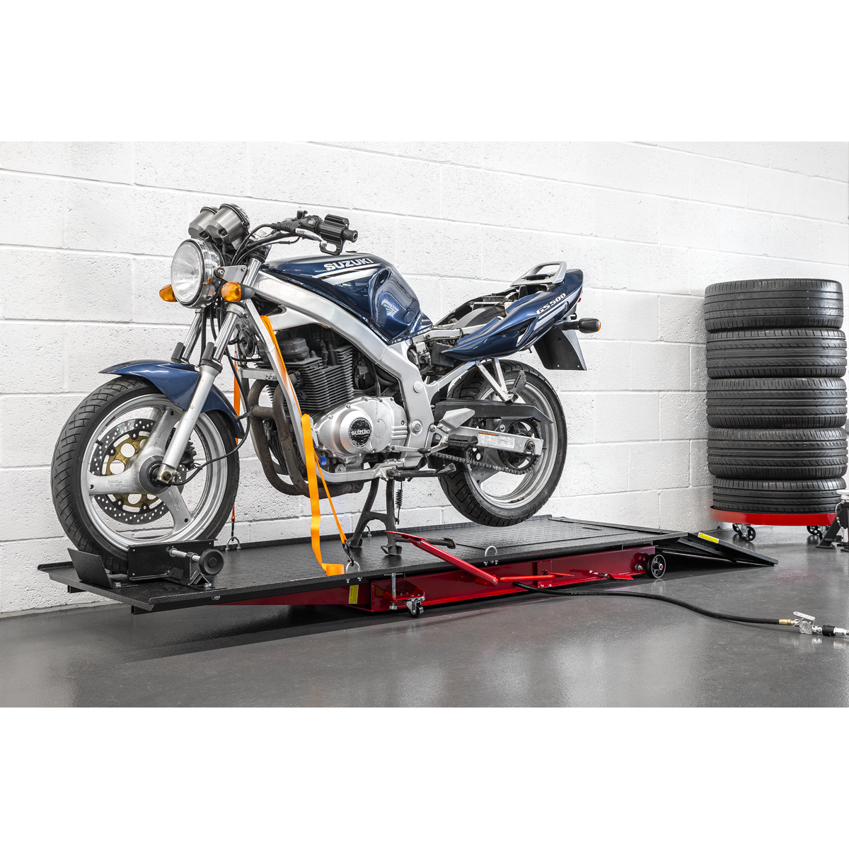 Air/Hydraulic Motorcycle Lift 454kg Capacity MC401A