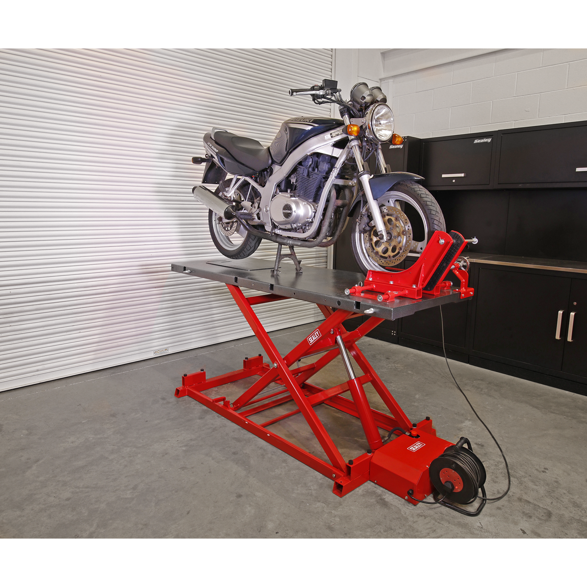 Heavy-Duty Electro/Hydraulic Motorcycle Lift 680kg Capacity MC680E