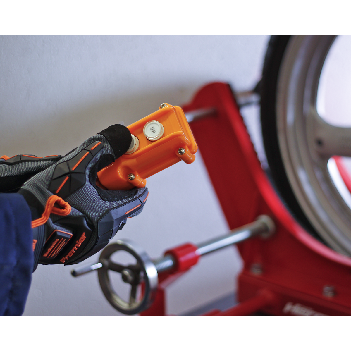 Heavy-Duty Electro/Hydraulic Motorcycle Lift 680kg Capacity MC680E