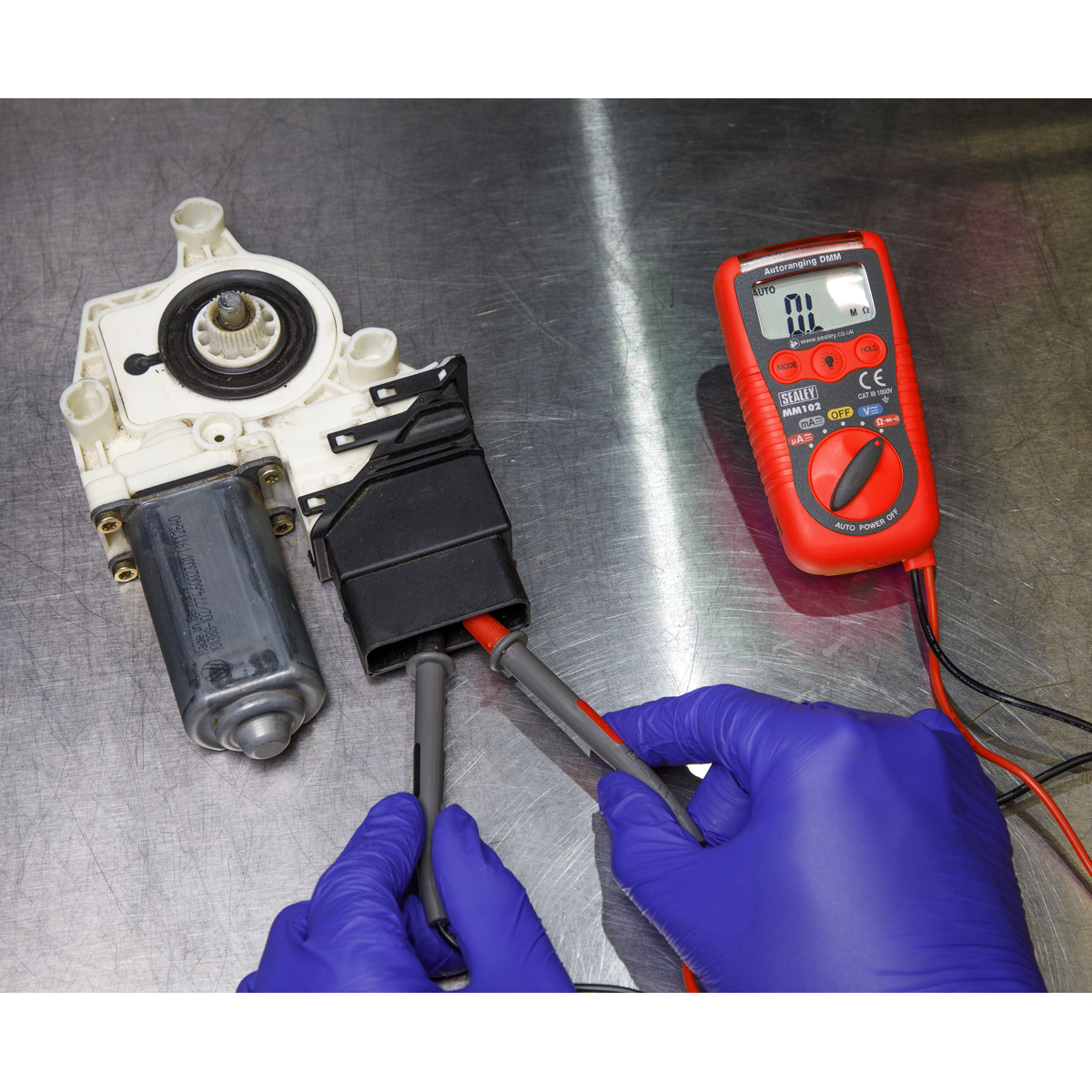 Professional Auto-Ranging Digital Multimeter MM102