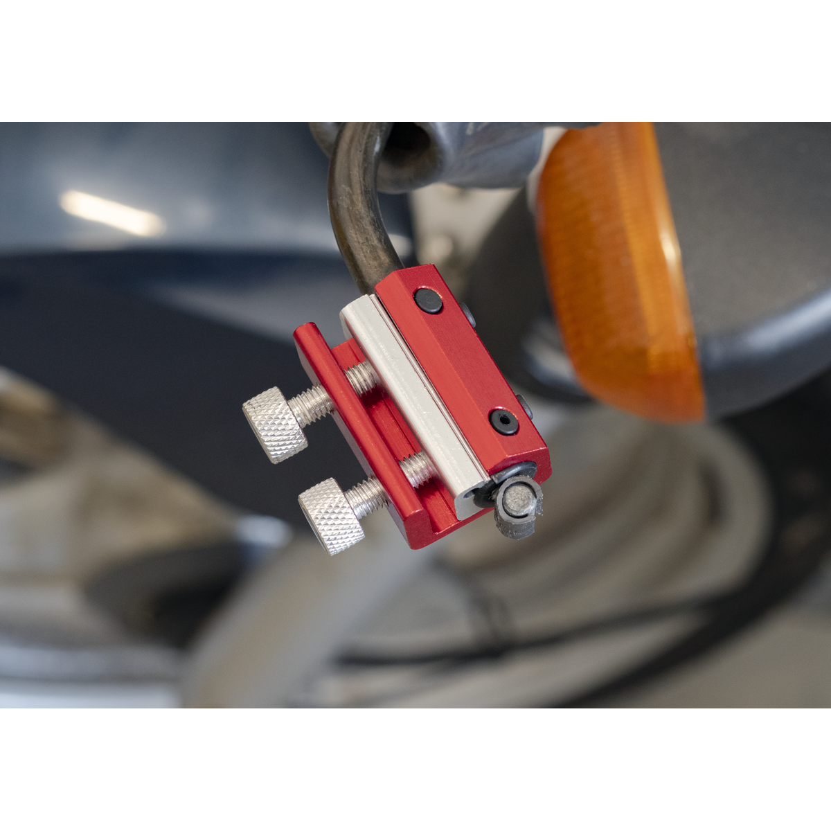 Motorcycle Twin-Clamp Cable Oiler MS038