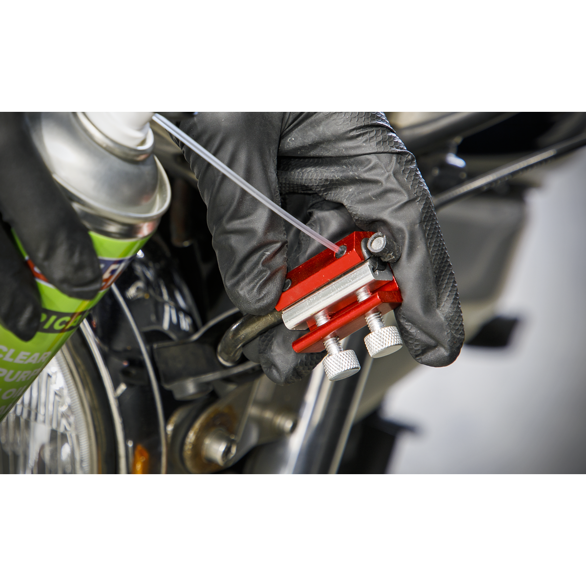 Motorcycle Twin-Clamp Cable Oiler MS038