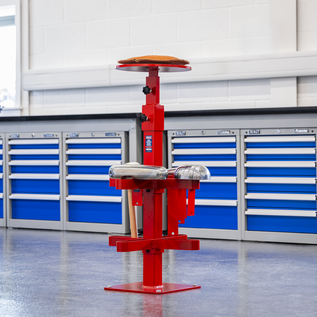 Metal Shaping Station for holding T-Dollies & Sandbags MW19