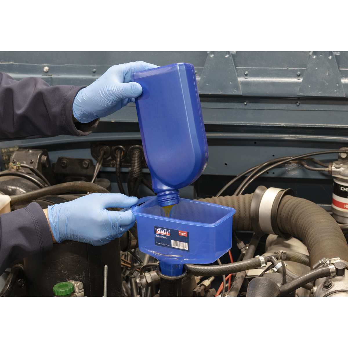 Square Oil Funnel OIL1F