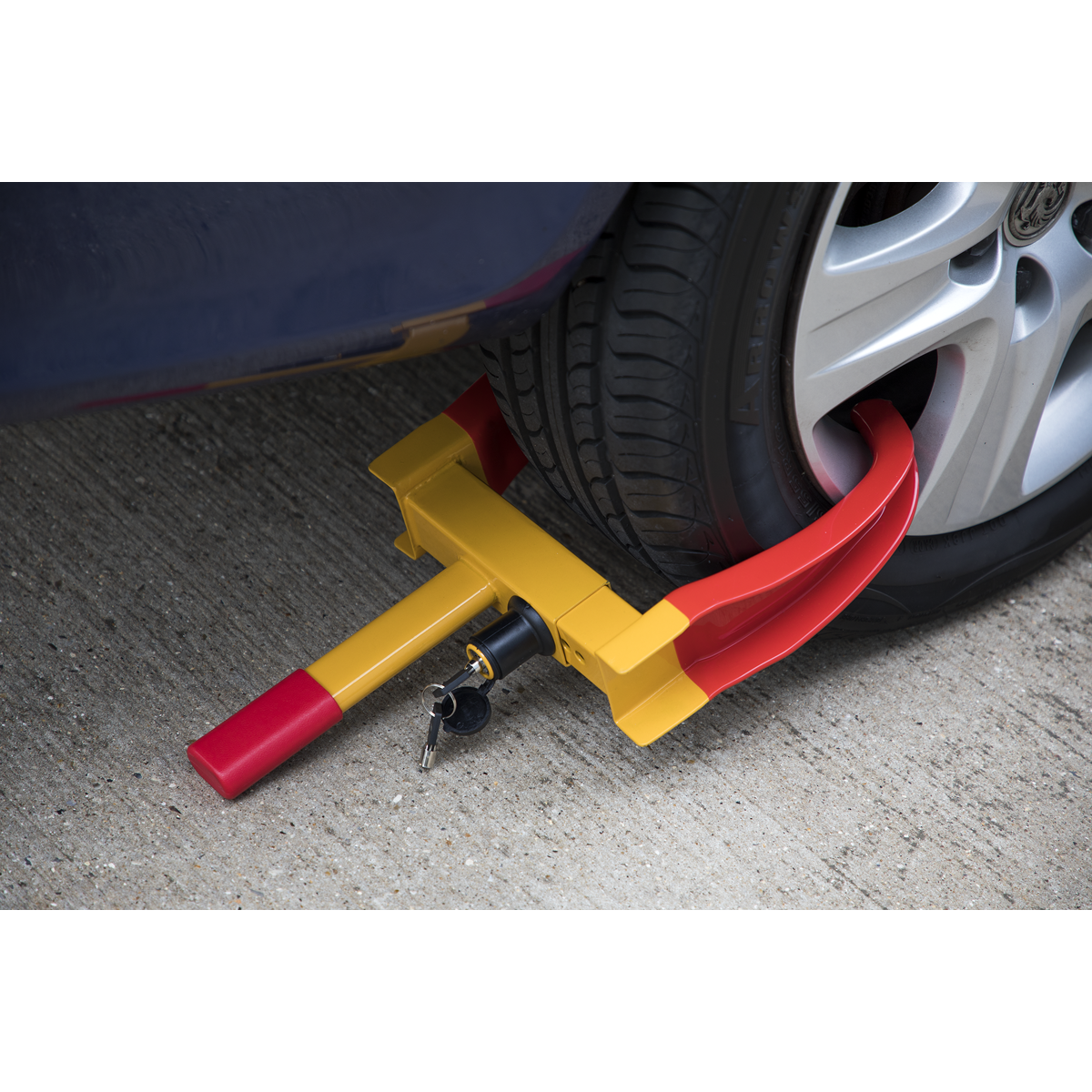 Claw Car Wheel Clamp with Lock & Key PB395