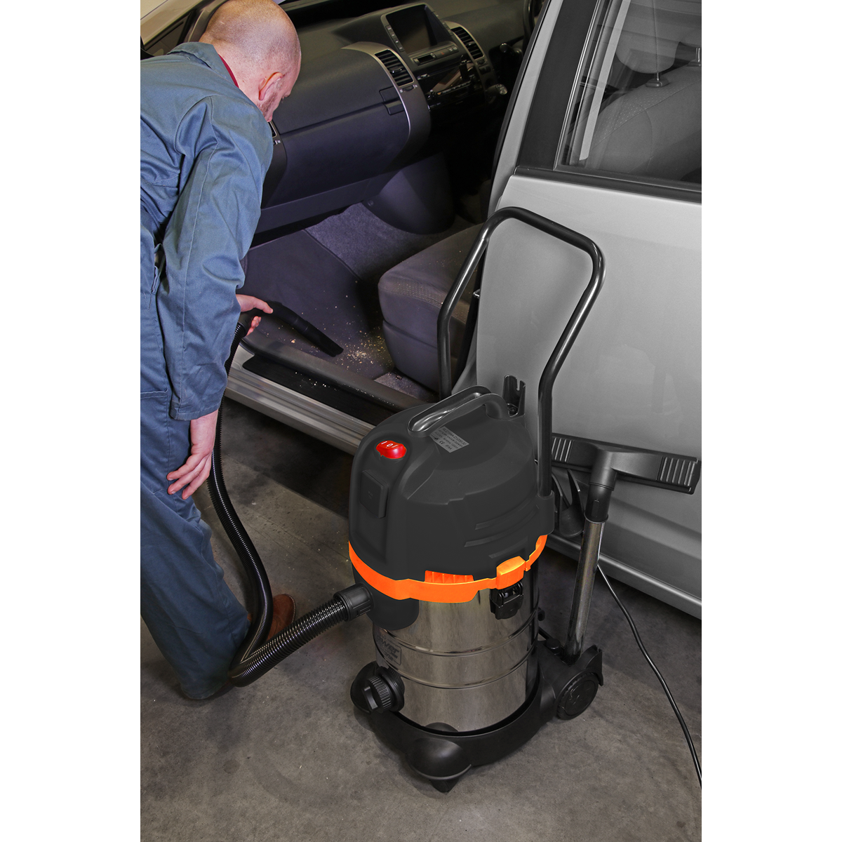 30L Industrial Cyclone Vacuum Cleaner Wet & Dry 1200W/230V PC300BL