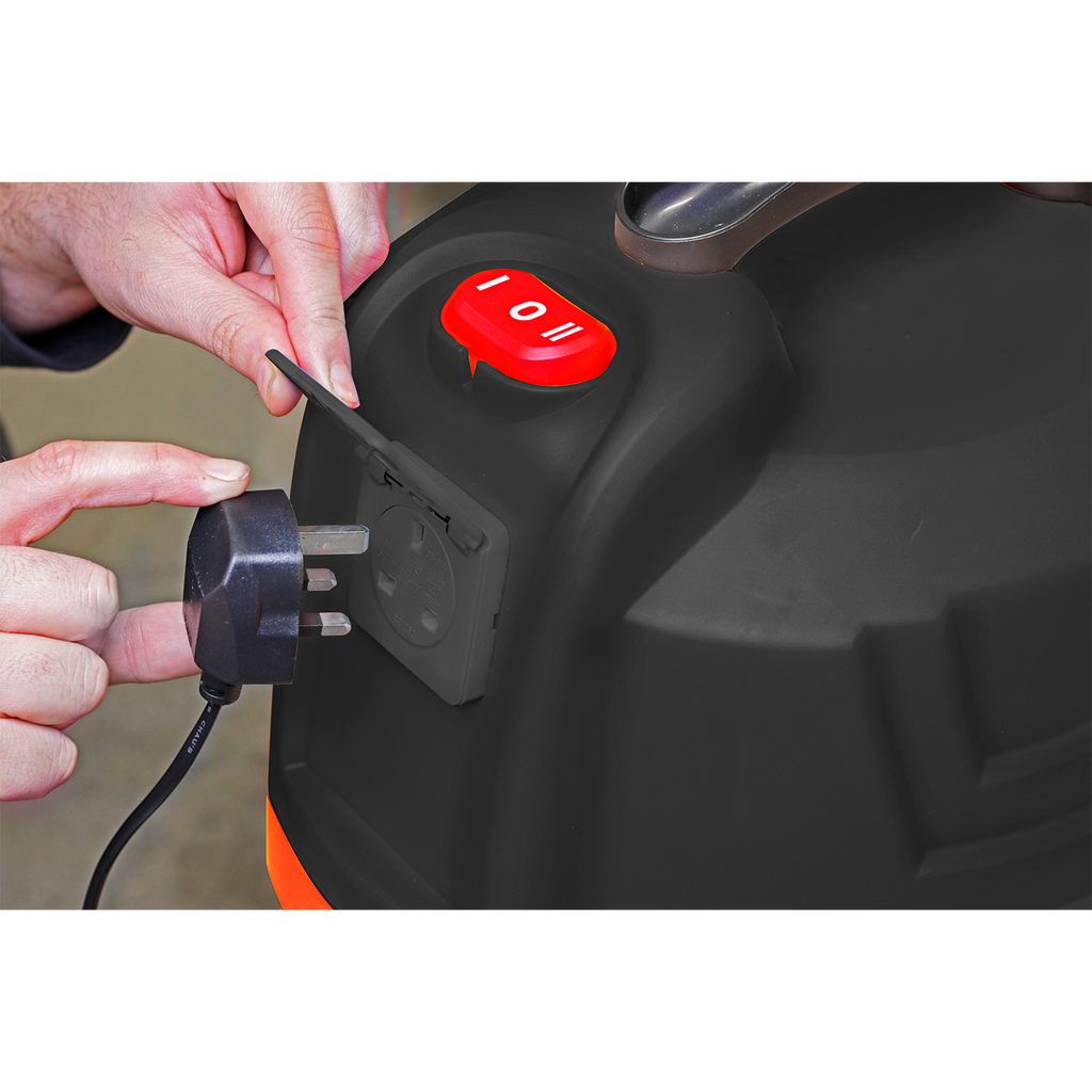 30L Industrial Cyclone Vacuum Cleaner Wet & Dry 1200W/230V PC300BL