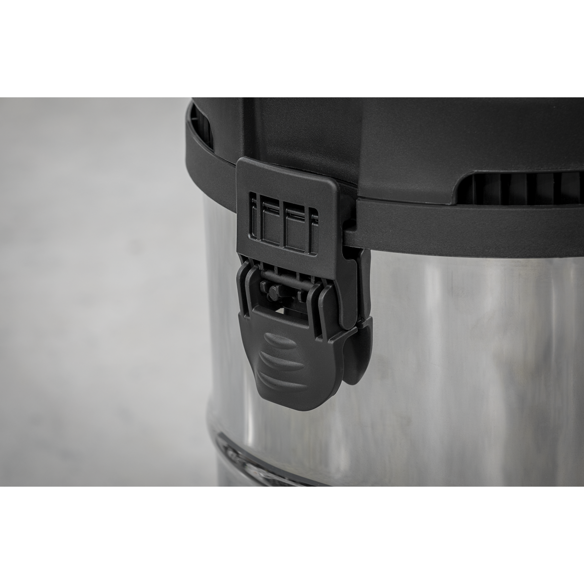 30L Industrial Vacuum Cleaner Wet & Dry with Stainless Steel Drum & Auto Start 1400W/230V PC300SDAUTO