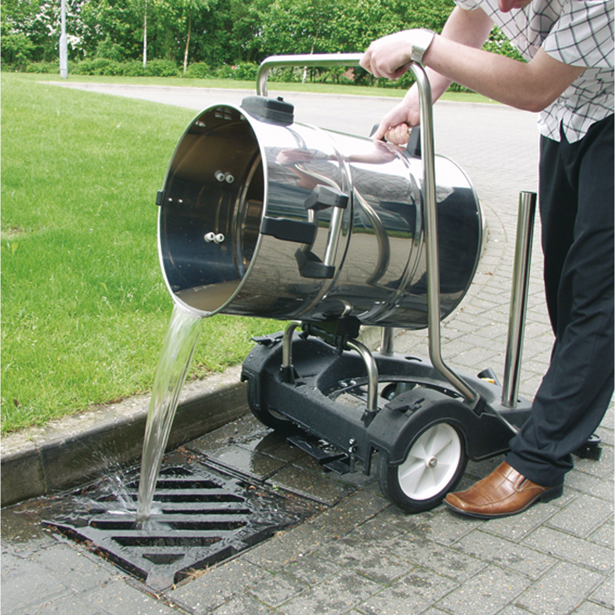 77L Industrial Vacuum Cleaner Wet & Dry with Stainless Steel Drum & Swivel Emptying 2400W PC477