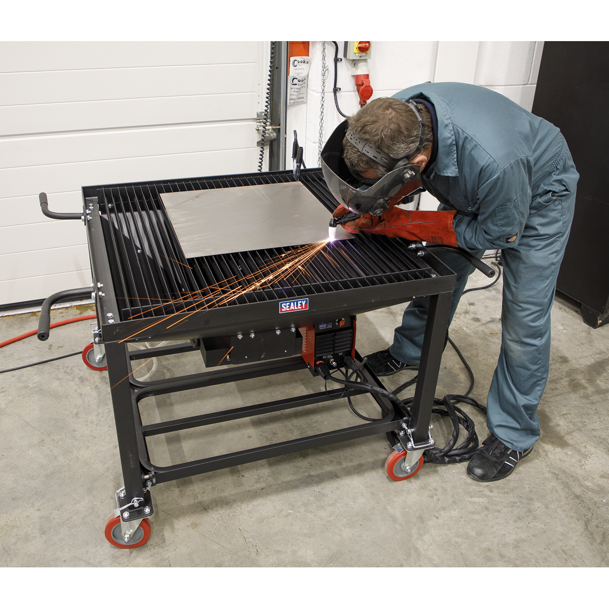 Adjustable Height Plasma Cutting Table/Workbench with Castor Wheels PCT2