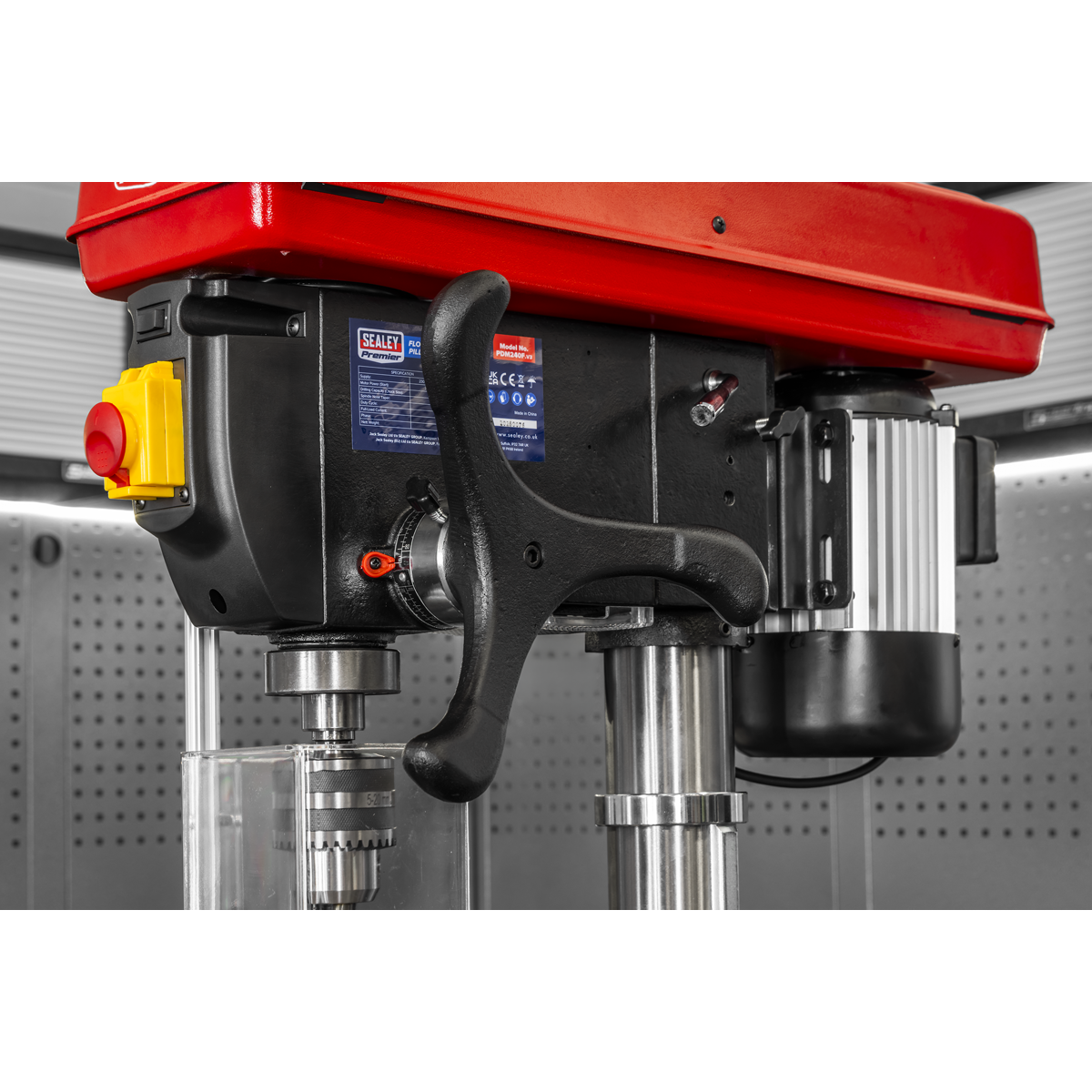 Floor Standing Pillar Drill 16-Speed 750W/230V PDM240F