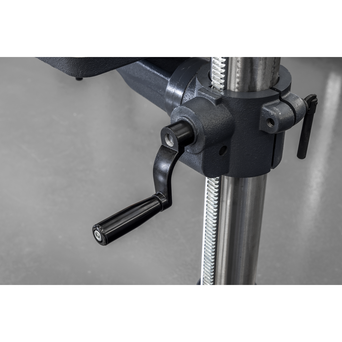 Floor Standing Pillar Drill 16-Speed 750W/230V PDM240F