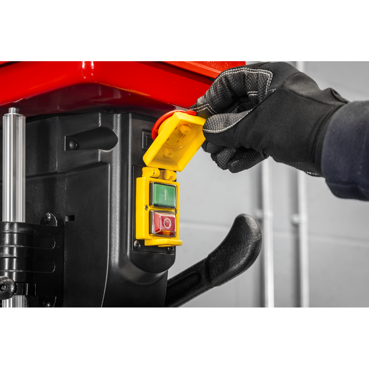 Floor Standing Pillar Drill 12-Speed 1100W/230V PDM260F