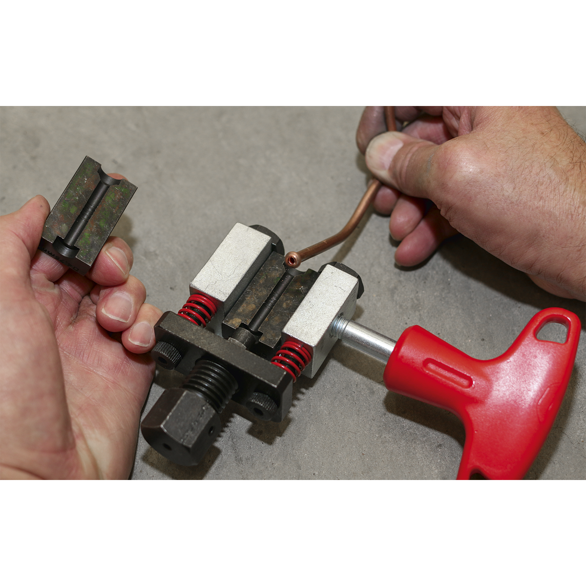 On-Vehicle Brake Pipe Flaring Tool PFT08