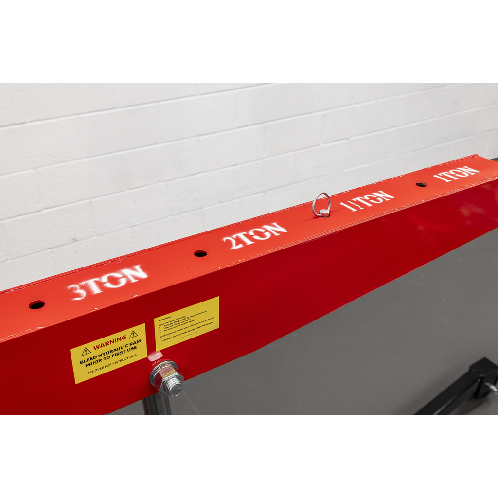 Fixed Frame Engine Crane with Extendable Legs 3 Tonne PH30