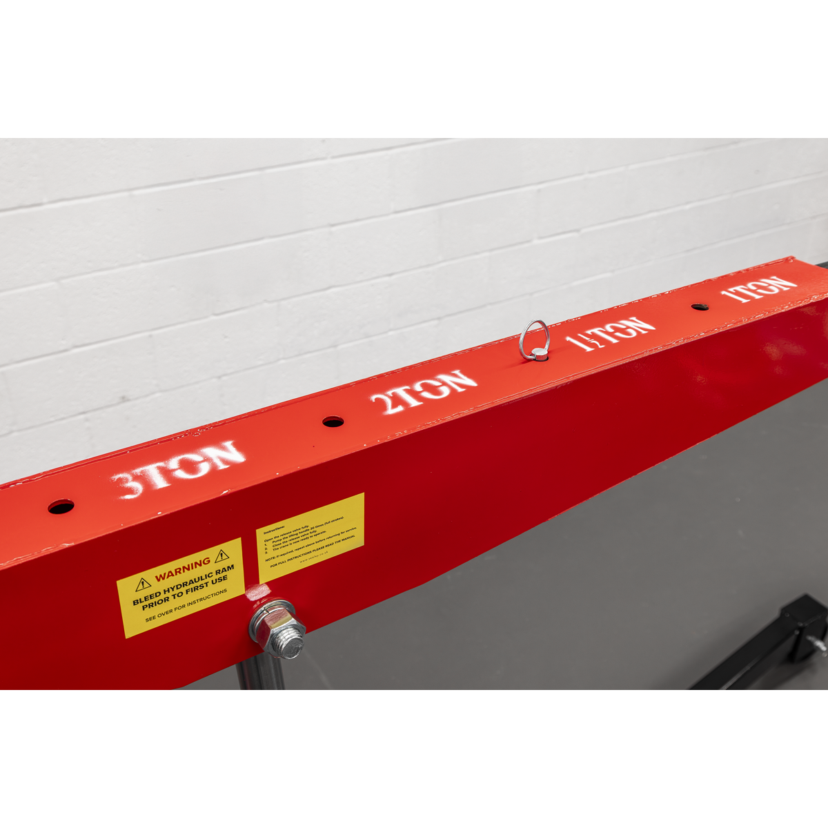 Fixed Frame Engine Crane with Extendable Legs 3 Tonne PH30