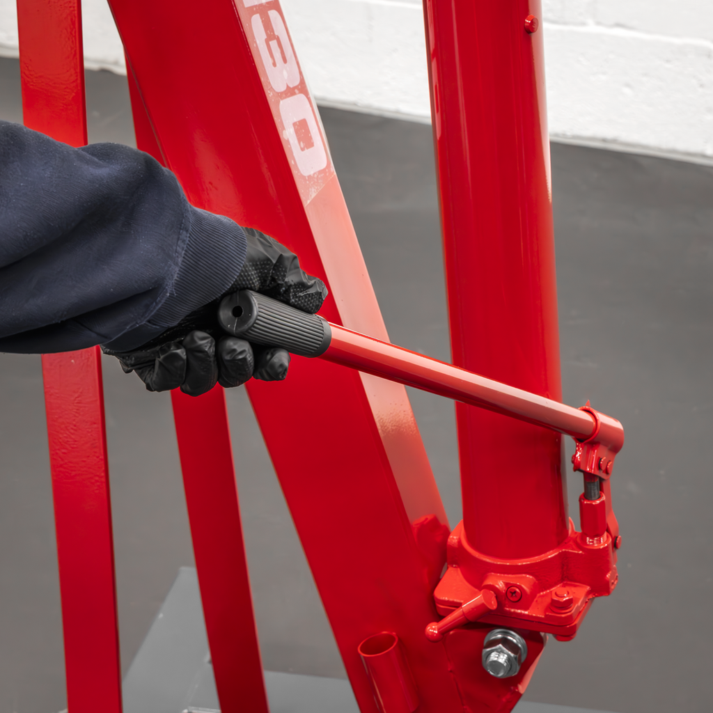 Fixed Frame Engine Crane with Extendable Legs 3 Tonne PH30