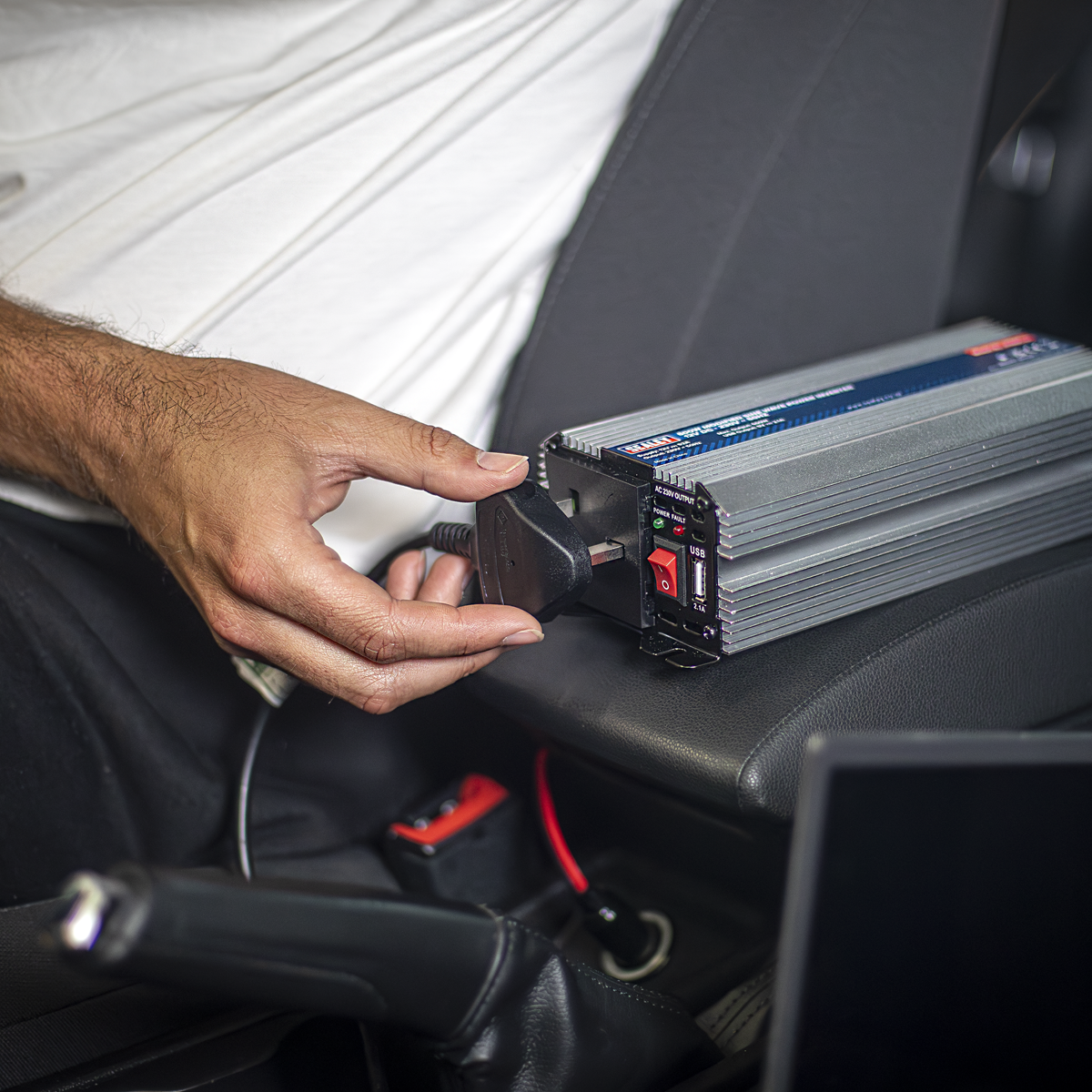 500W Modified Sine Wave Power Inverter 12V DC - 230V ~ 50Hz PI500