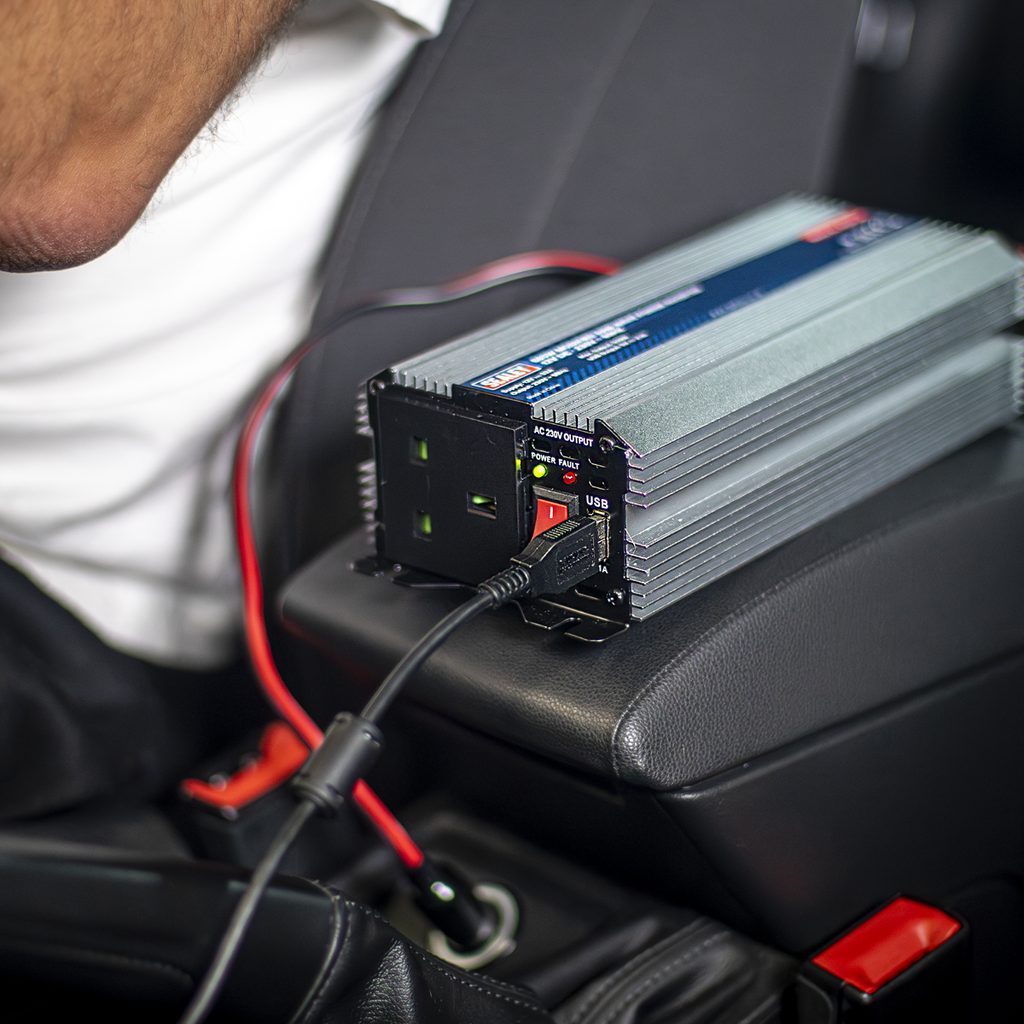 500W Modified Sine Wave Power Inverter 12V DC - 230V ~ 50Hz PI500