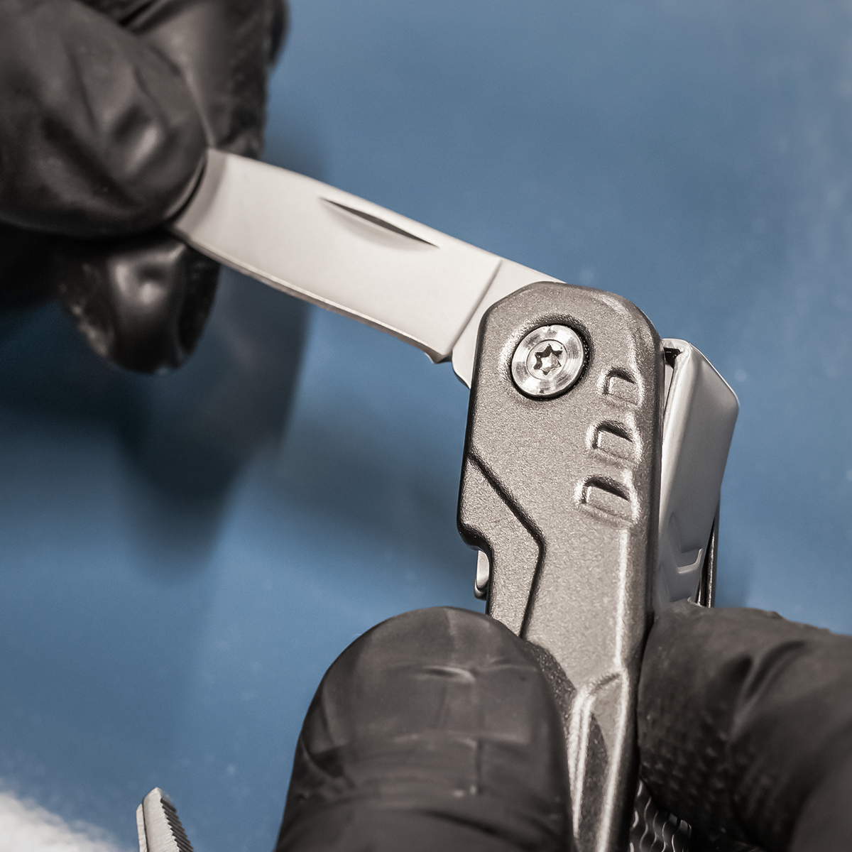 14-Function Multi-Tool PK39