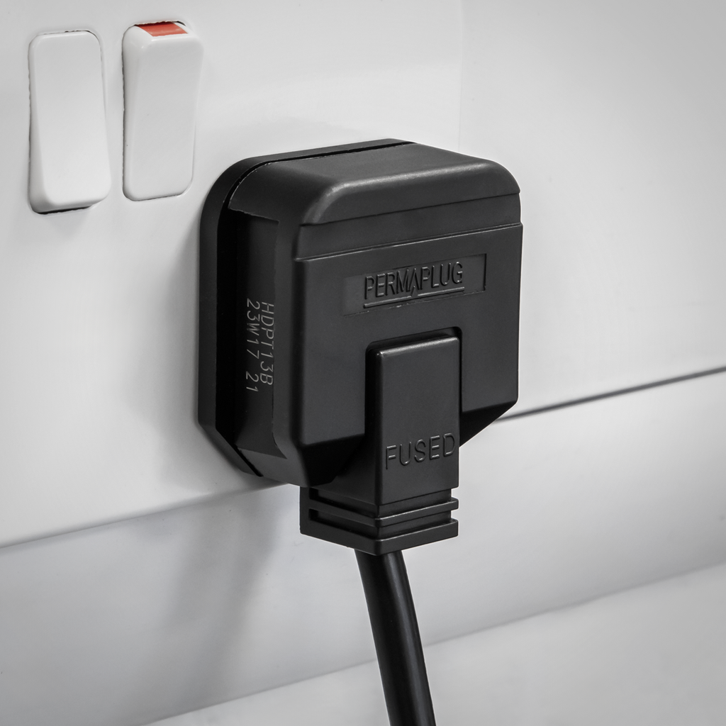 13A Heavy-Duty Rewirable Plug - Black PL/13/3S
