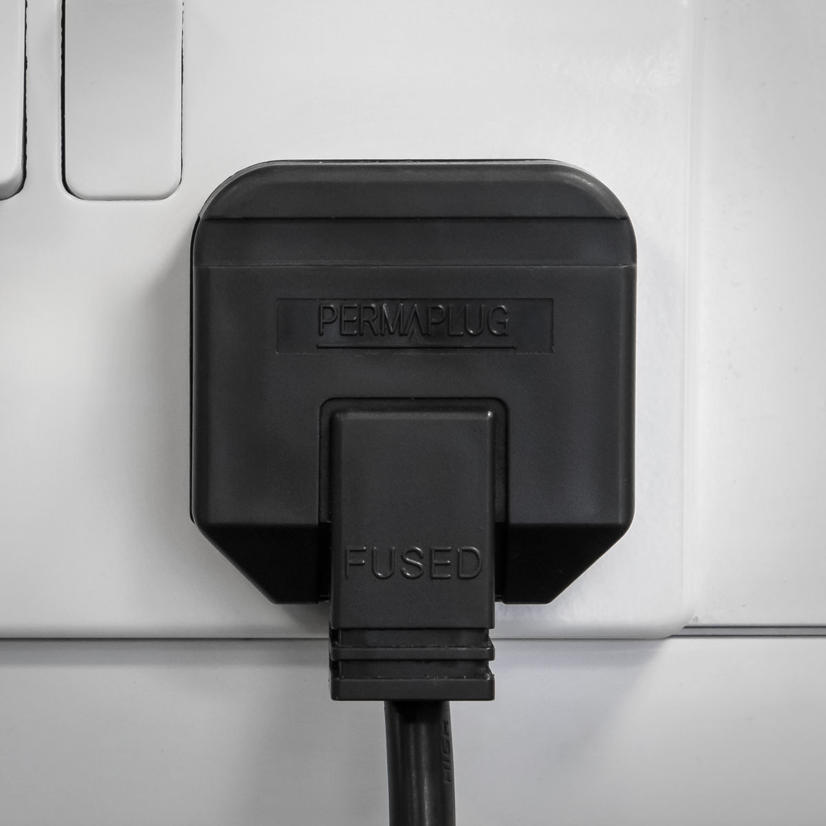 13A Heavy-Duty Rewirable Plug - Black PL/13/3S