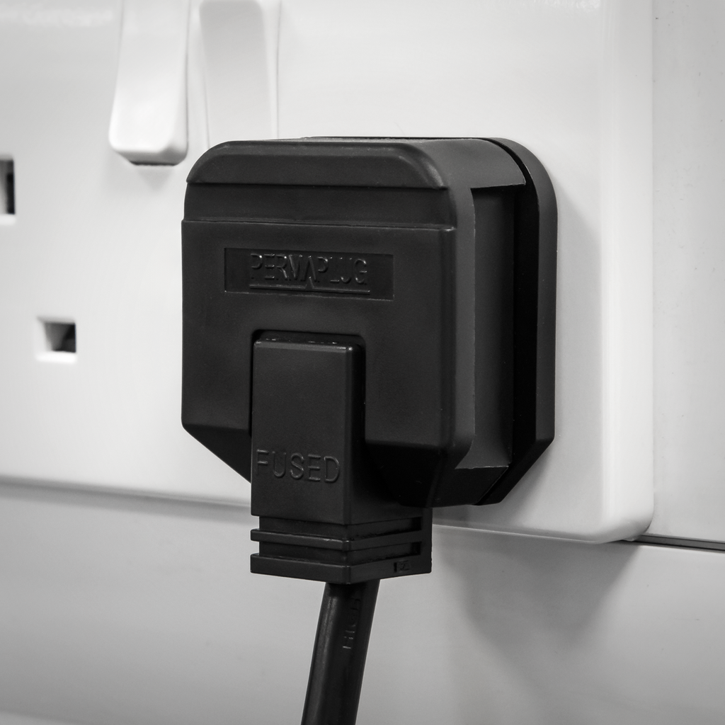 13A Heavy-Duty Rewirable Plug - Black PL/13/3S