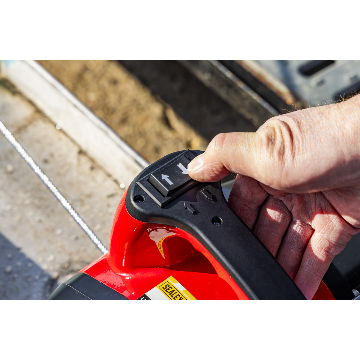 Portable Handheld Winch 500kg Pulling Force 230V PPH500/230