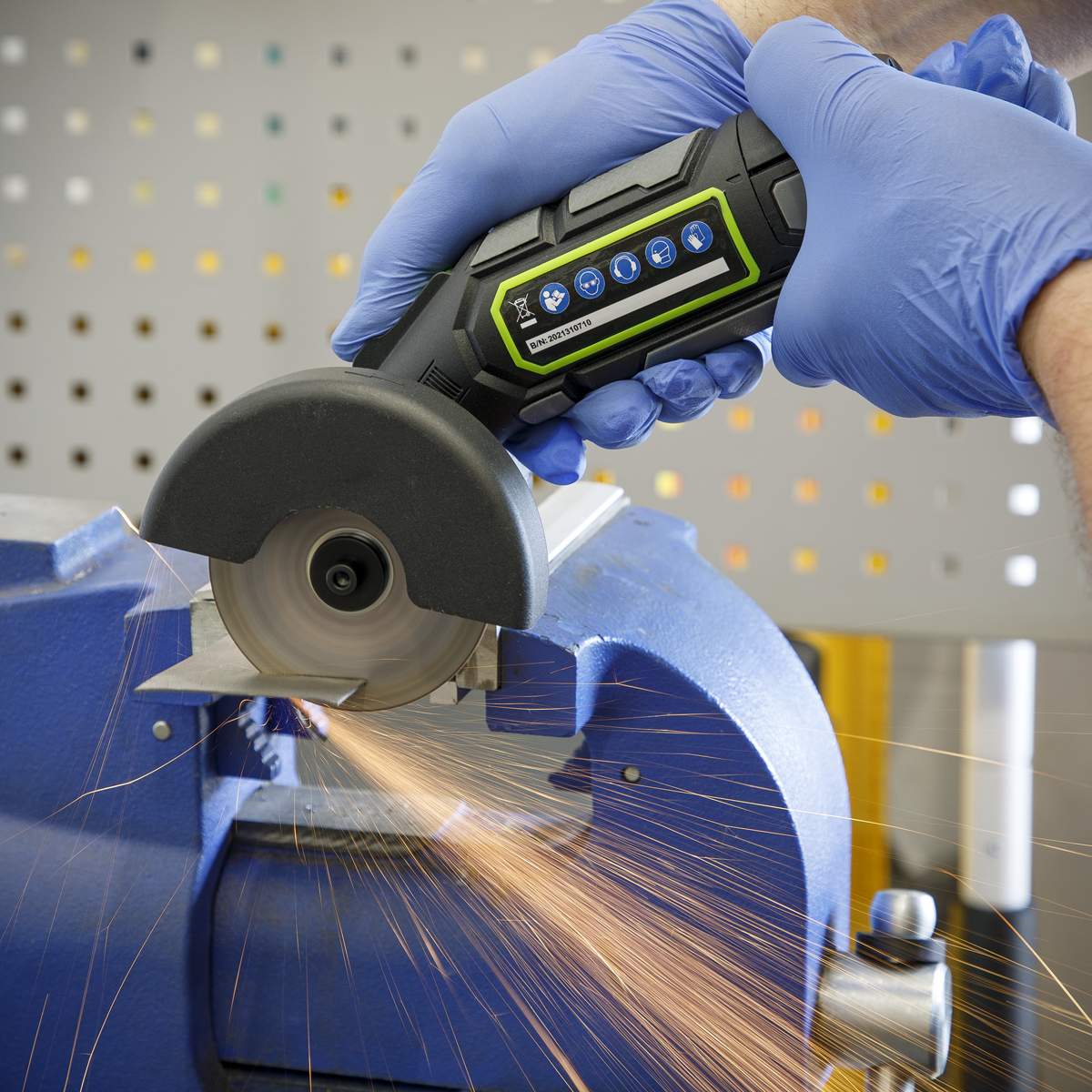 100 x 1.6mm Cutting Disc 16mm Bore - Pack of 50 PTC/100CT50