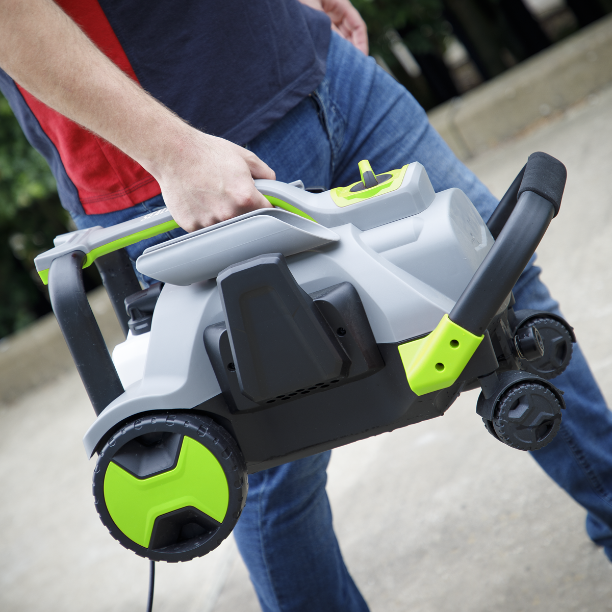 Pull-Along Pressure Washer with TSS 140bar 1800W/230V PW2000PA