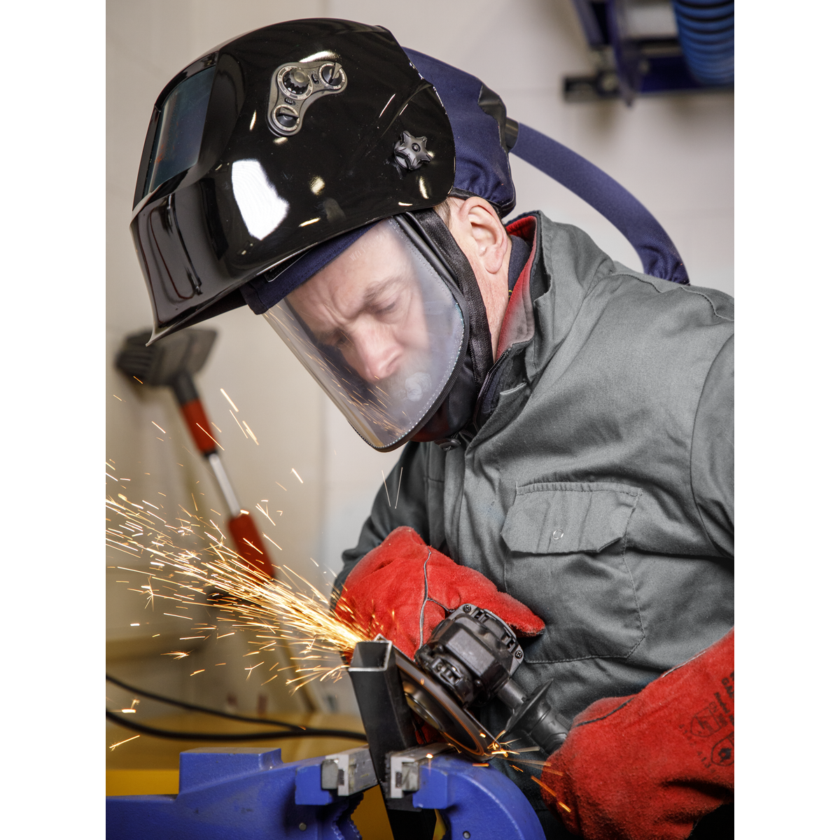 Auto Darkening Welding Helmet with TH2 Powered Air Purifying Respirator (PAPR) PWH616
