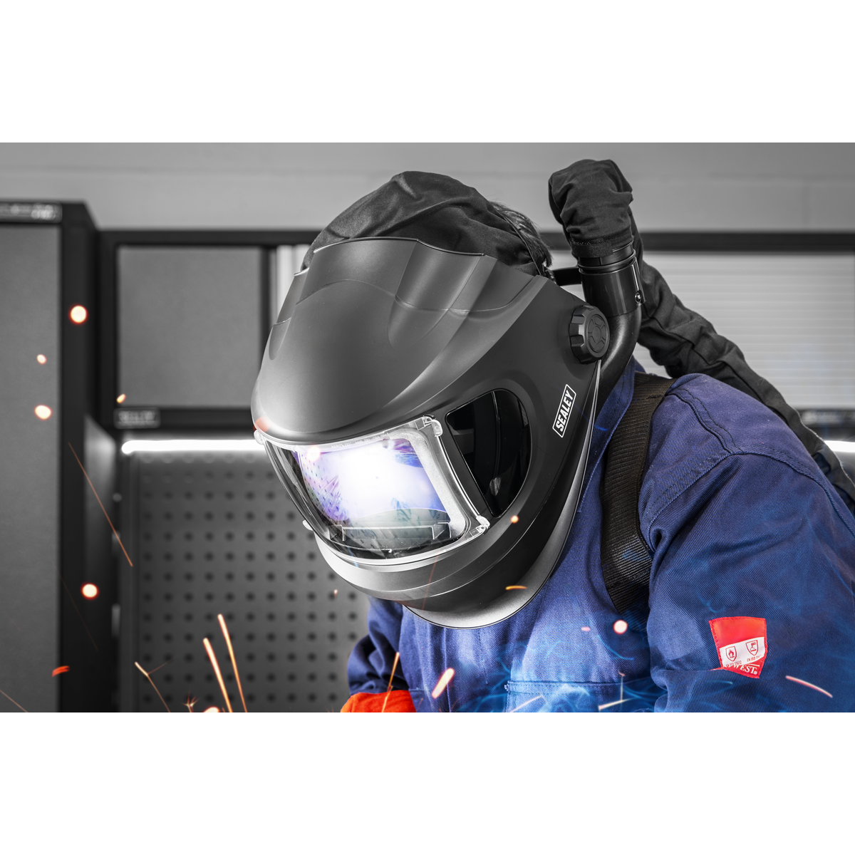 Auto Darkening Welding Helmet with TH3 Powered Air Purifying Respirator (PAPR) PWH618